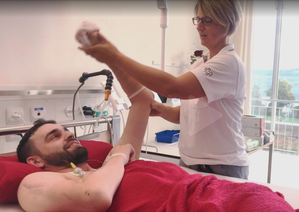 Gelähmte Hand 1 © SRF Puls